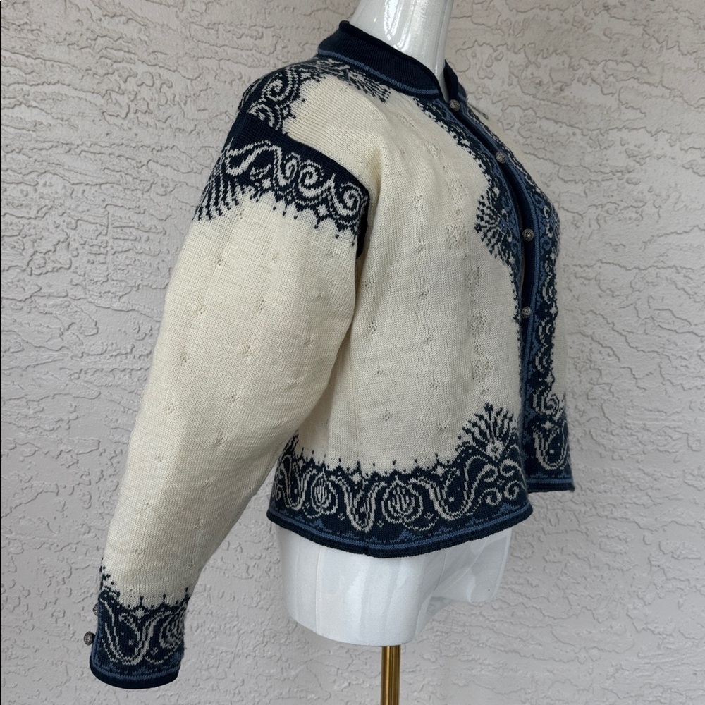 Dale of Norway Vintage Cardigan Sweater - 100 % Wool - Picture 2 of 13